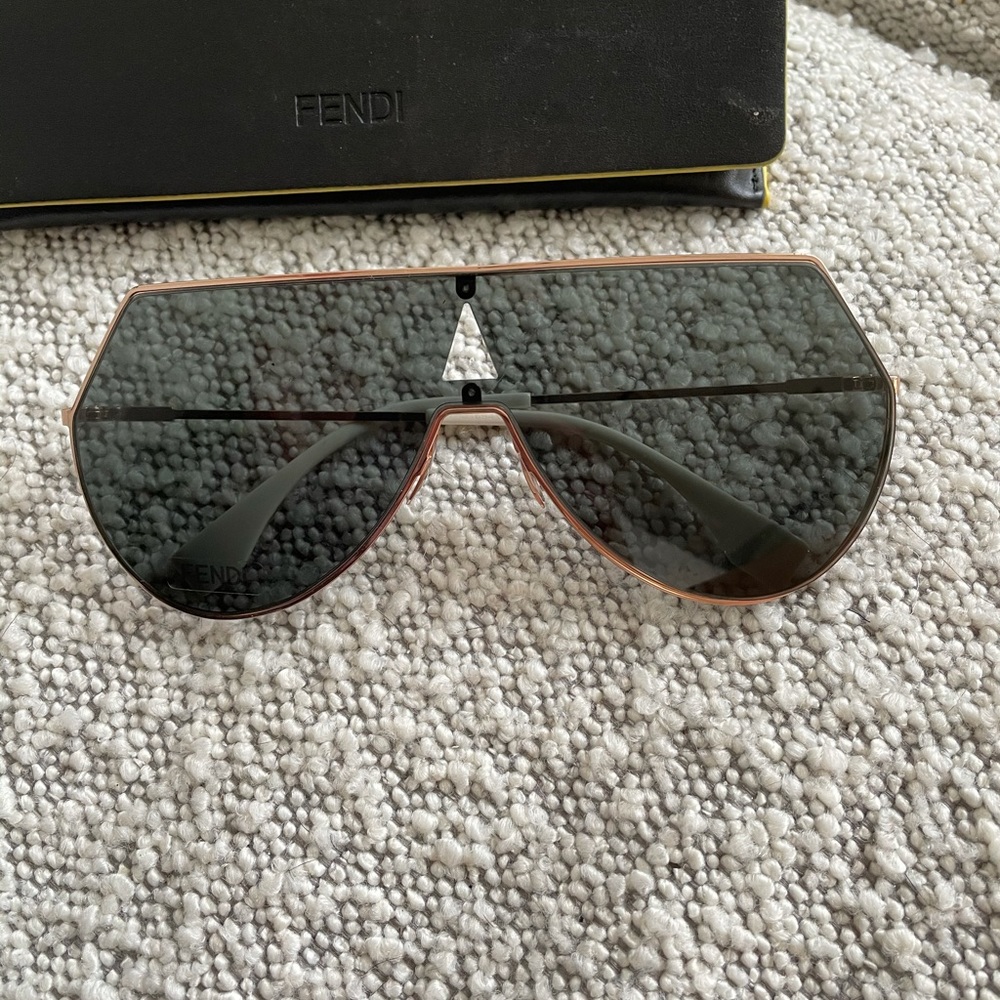 Fendi aviator sunglasses